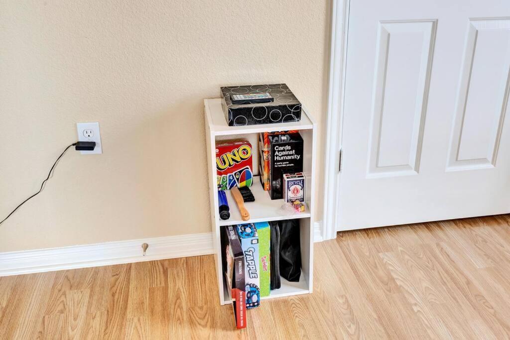 Spacious Home-queen Suite-game Room-movie Holiday home Austin