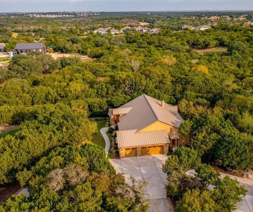 Hill Country 5 Acre Ranch With Pool And Hill Country Views! Holiday home