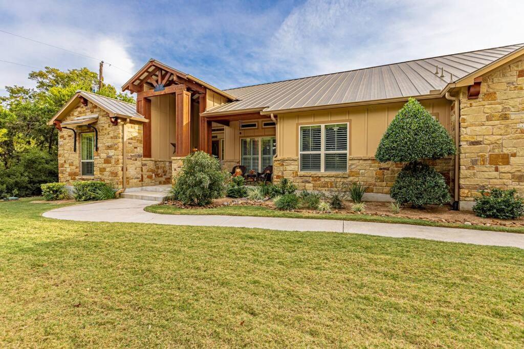 Holiday home Hill Country 5 Acre Ranch With Pool And Hill Country Views!