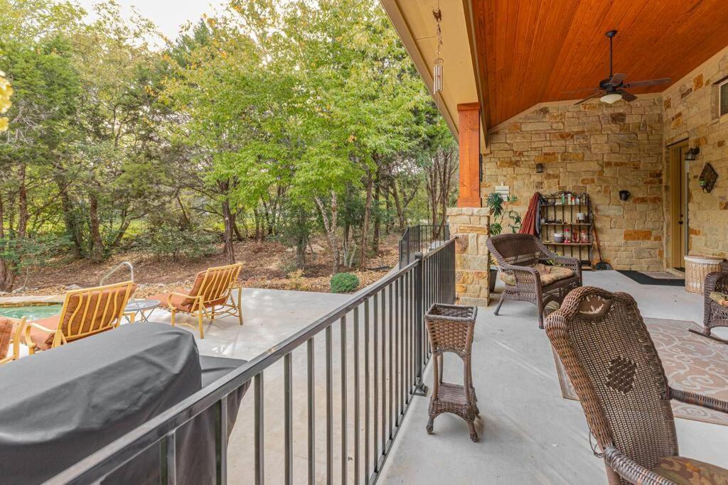 Hill Country 5 Acre Ranch With Pool And Hill Country Views! *