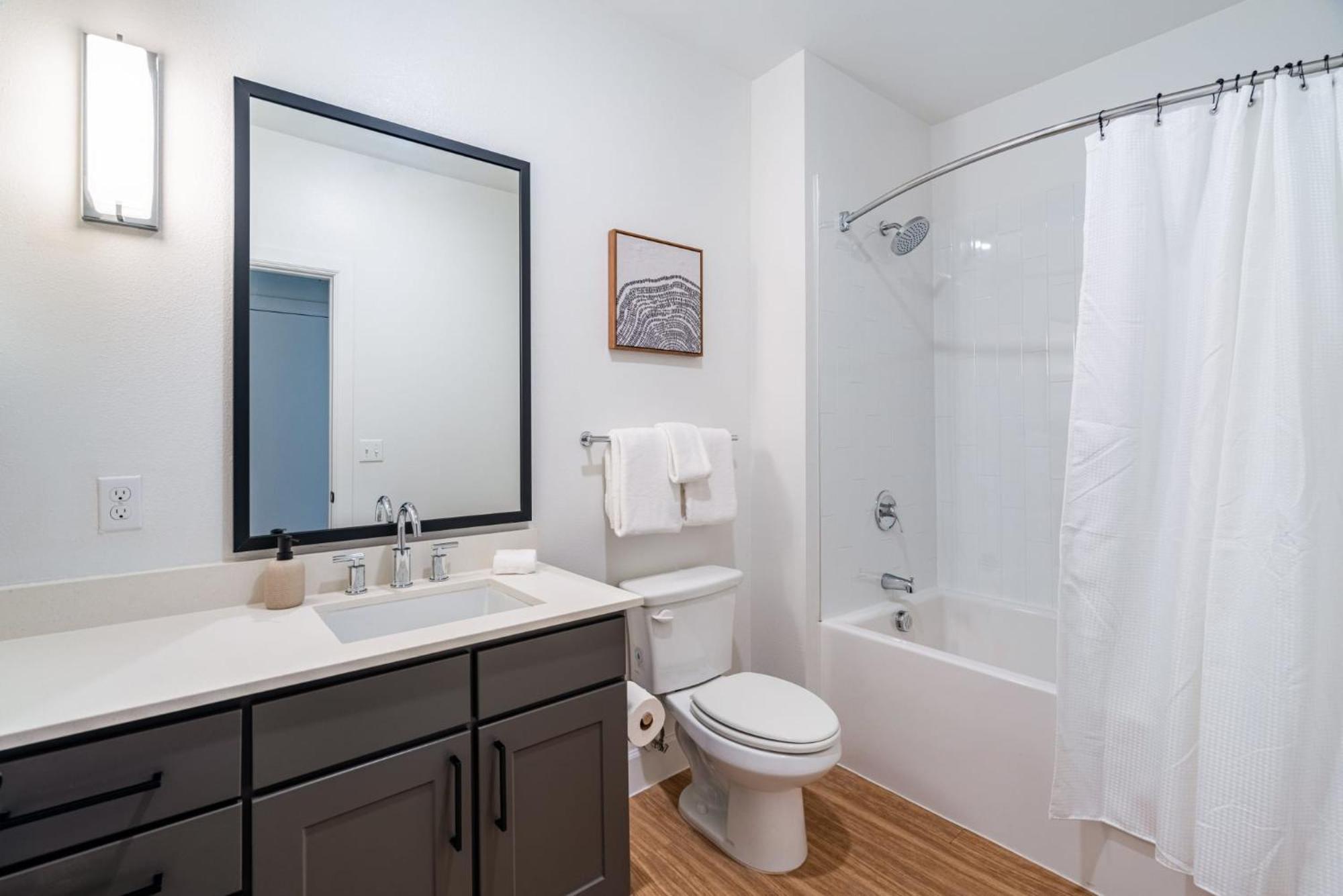 Eqr Weaver Apartment