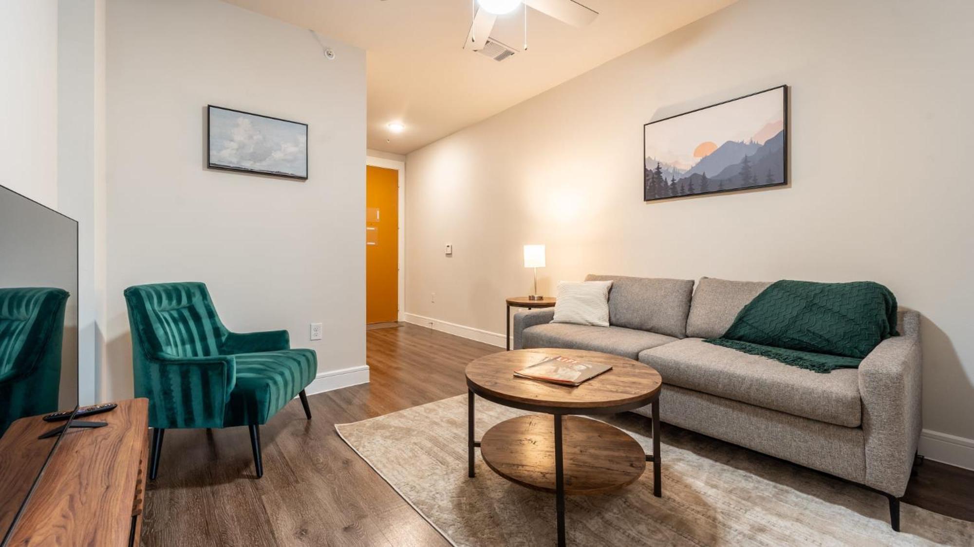 Stylish Downtown With Gym And Pool Access Austin