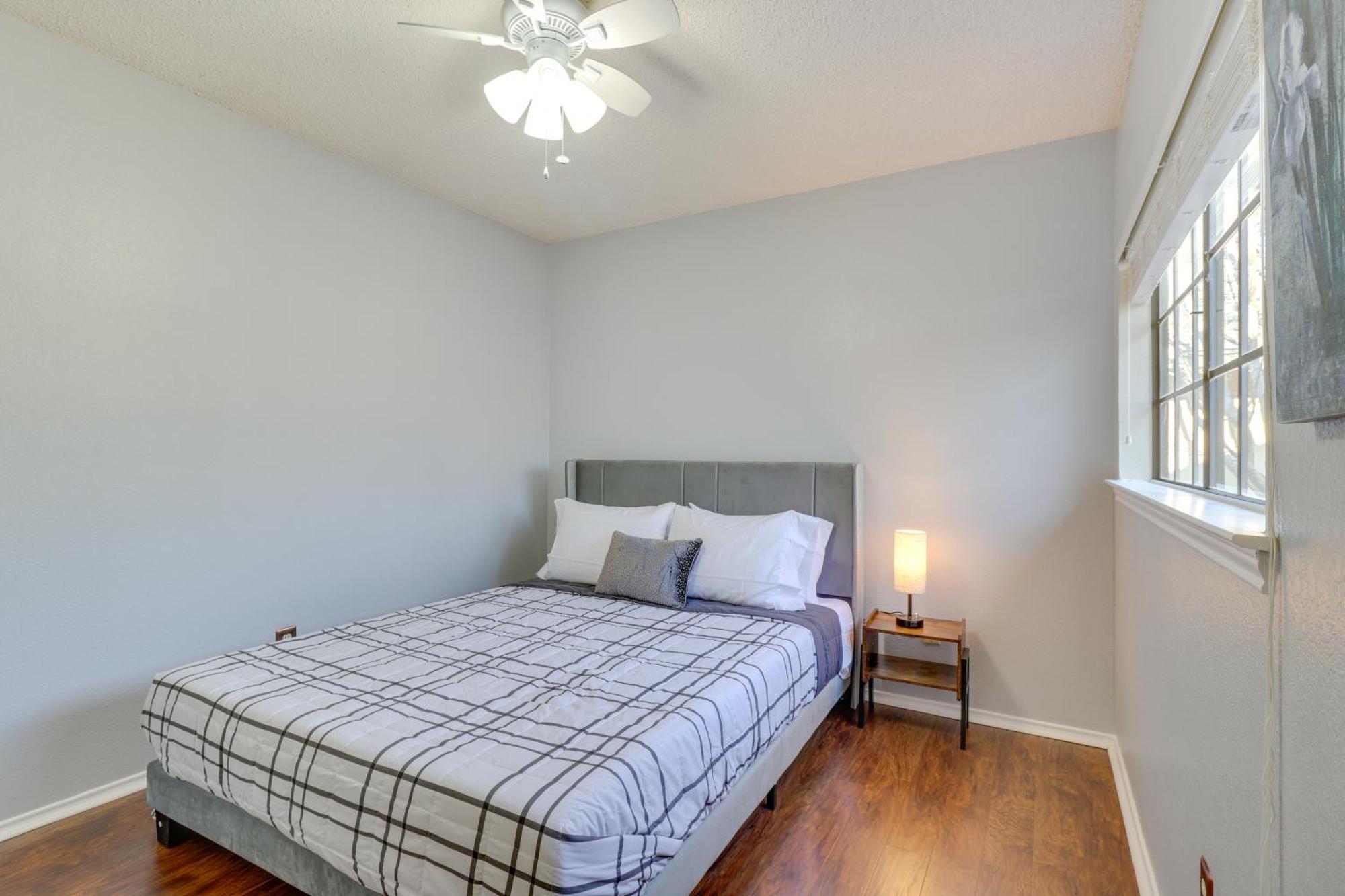 Holiday home Vacation With Yard About 14 Mi To Downtown Austin