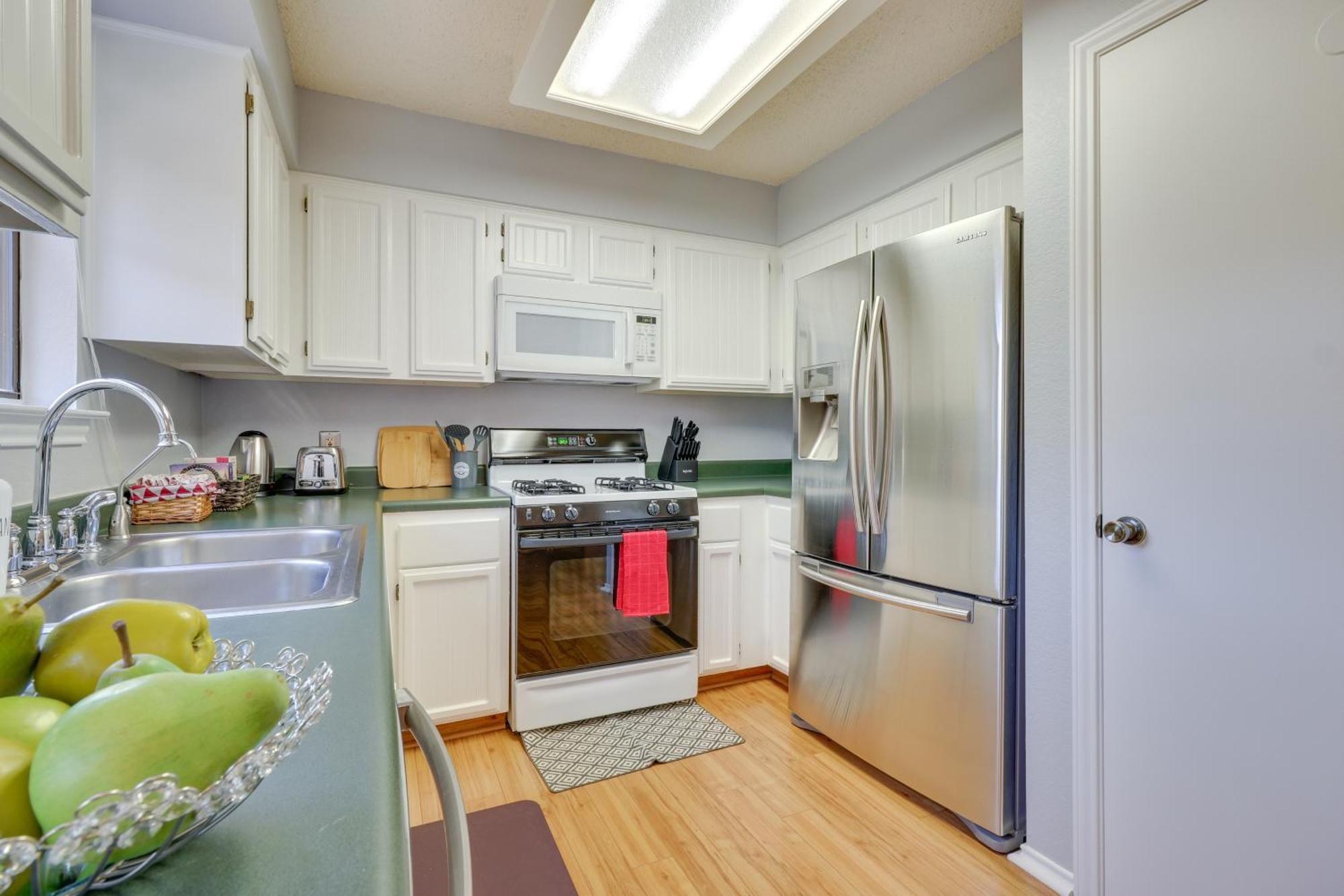 Vacation With Yard About 14 Mi To Downtown Holiday home *