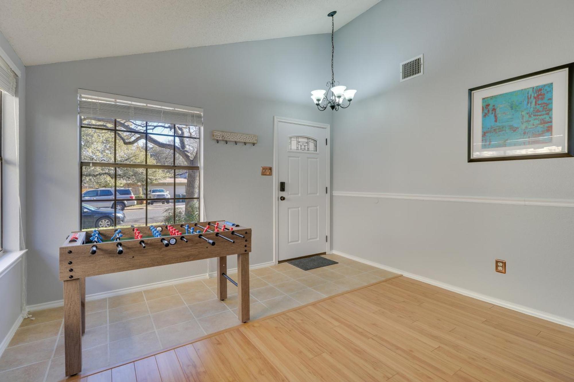 Vacation With Yard About 14 Mi To Downtown Holiday home Austin
