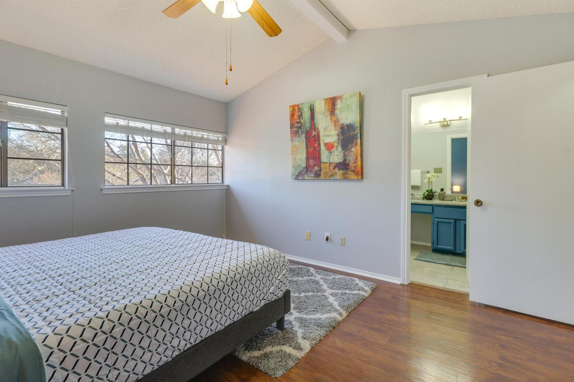 Holiday home Vacation With Yard About 14 Mi To Downtown Austin