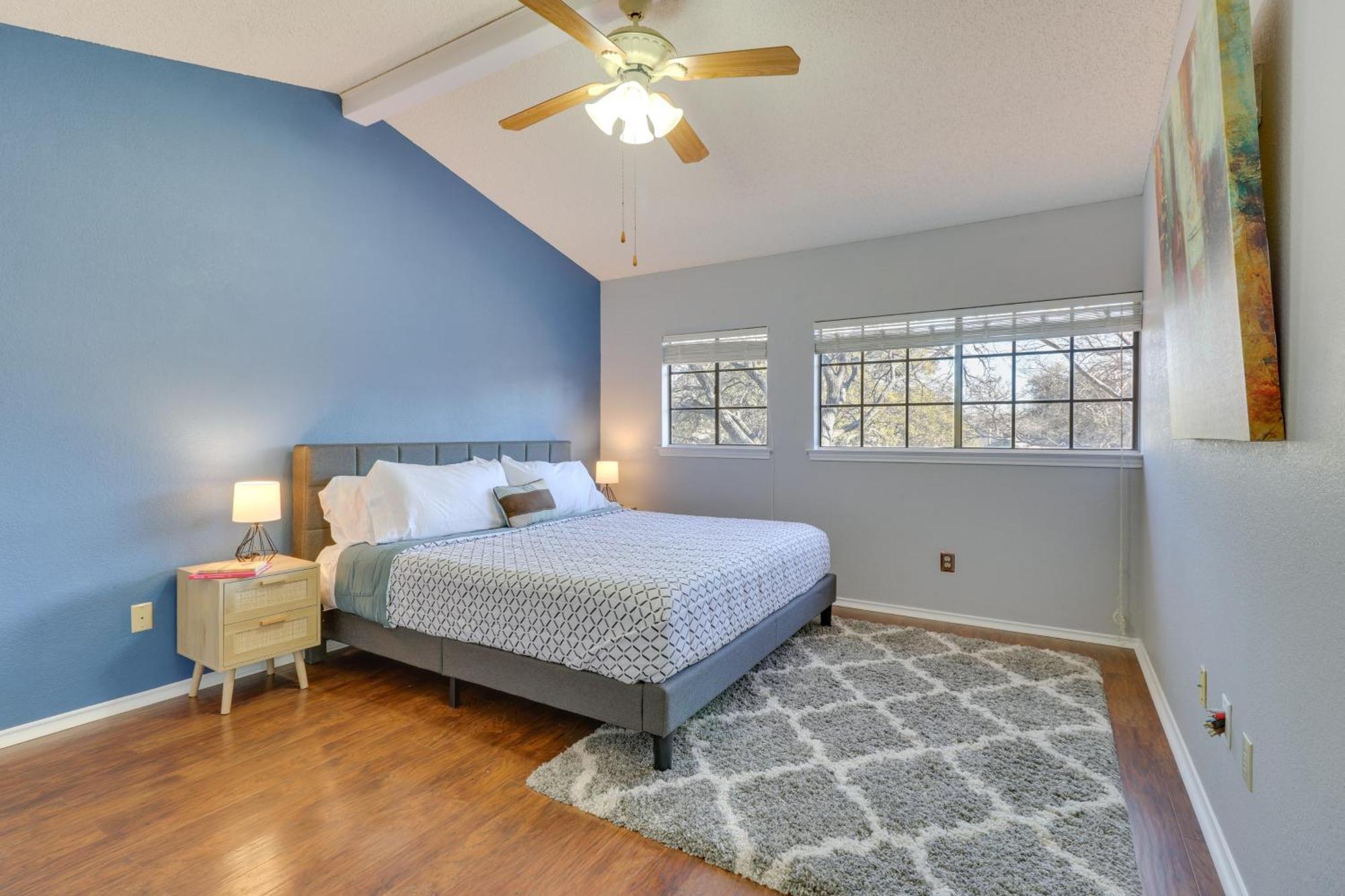 Holiday home Vacation With Yard About 14 Mi To Downtown *