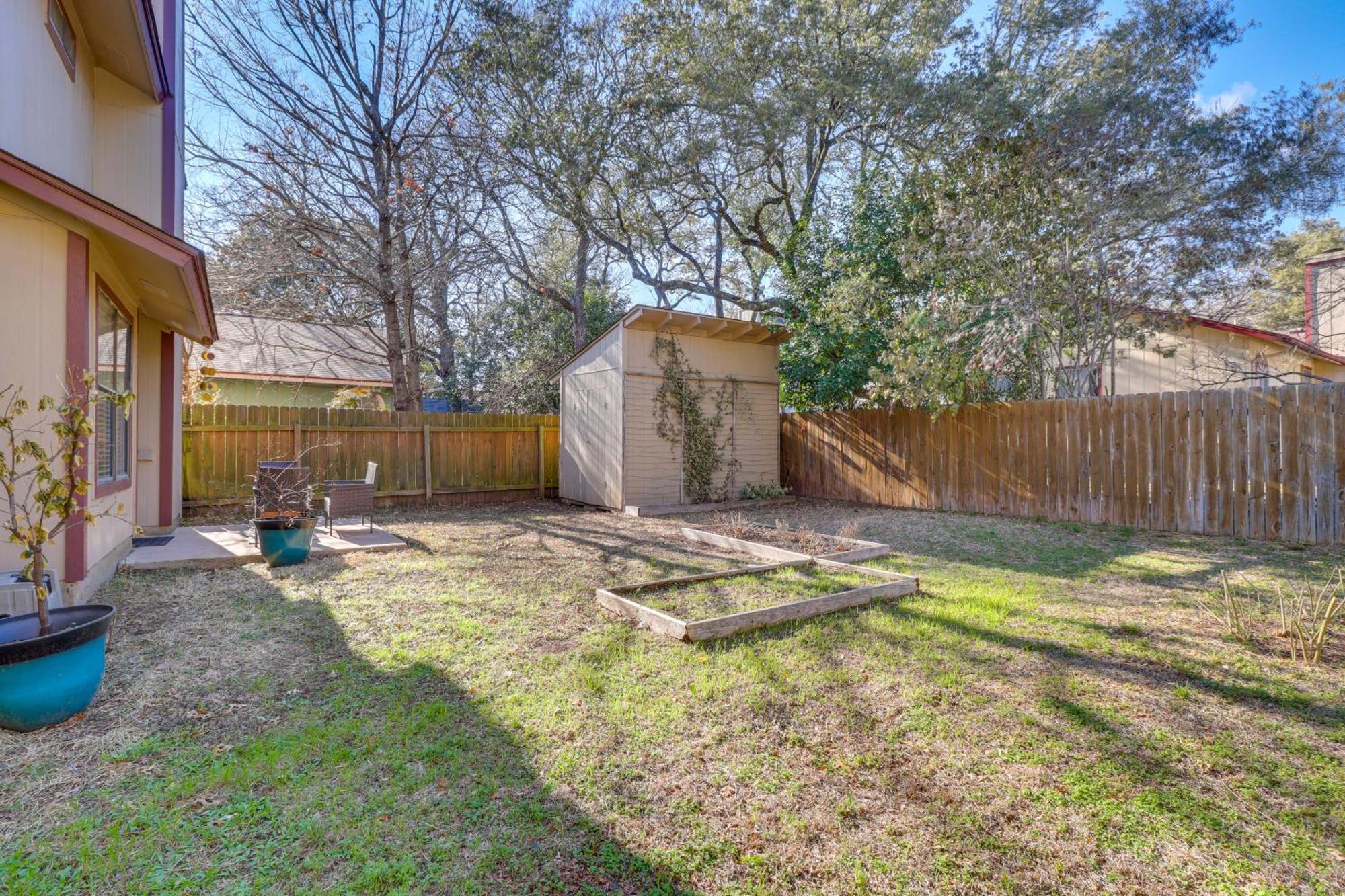 Vacation With Yard About 14 Mi To Downtown Holiday home *