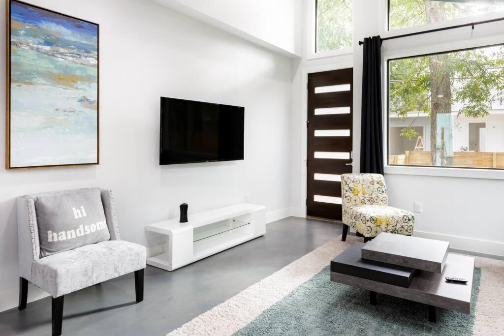 Downtown Mini Mansion - Walk To Rainey * Austin