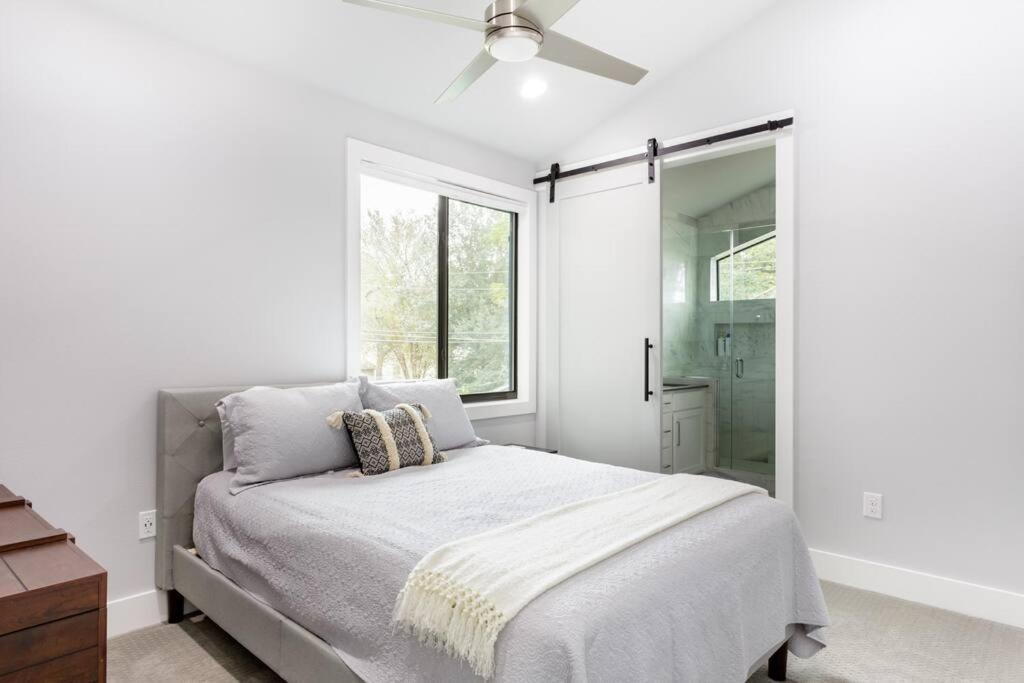 Downtown Mini Mansion - Walk To Rainey Holiday home *