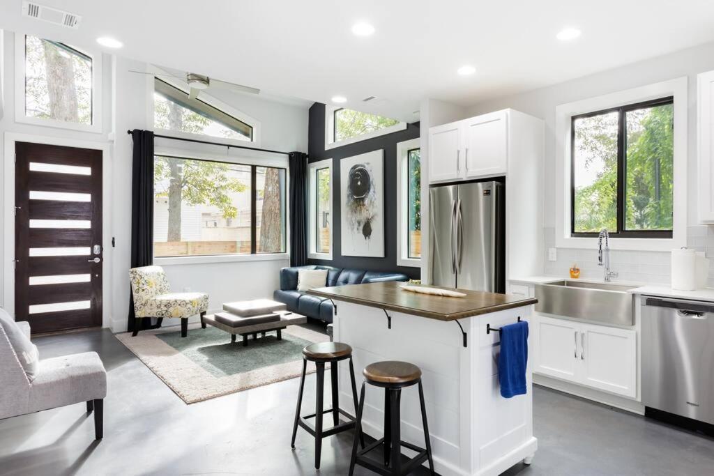 Downtown Mini Mansion - Walk To Rainey * Austin