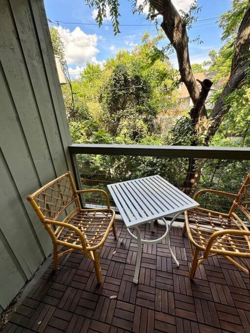 Apartment 2 Bed With Pool And Creek Views Near Congress Ave *