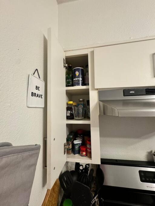 2 Bed With Pool And Creek Views Near Congress Ave Austin