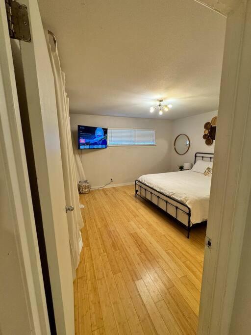 2 Bed With Pool And Creek Views Near Congress Ave Apartment Austin