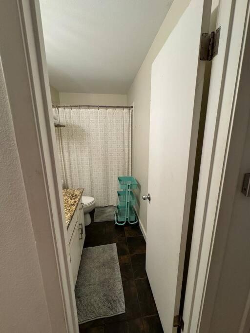 2 Bed With Pool And Creek Views Near Congress Ave Austin