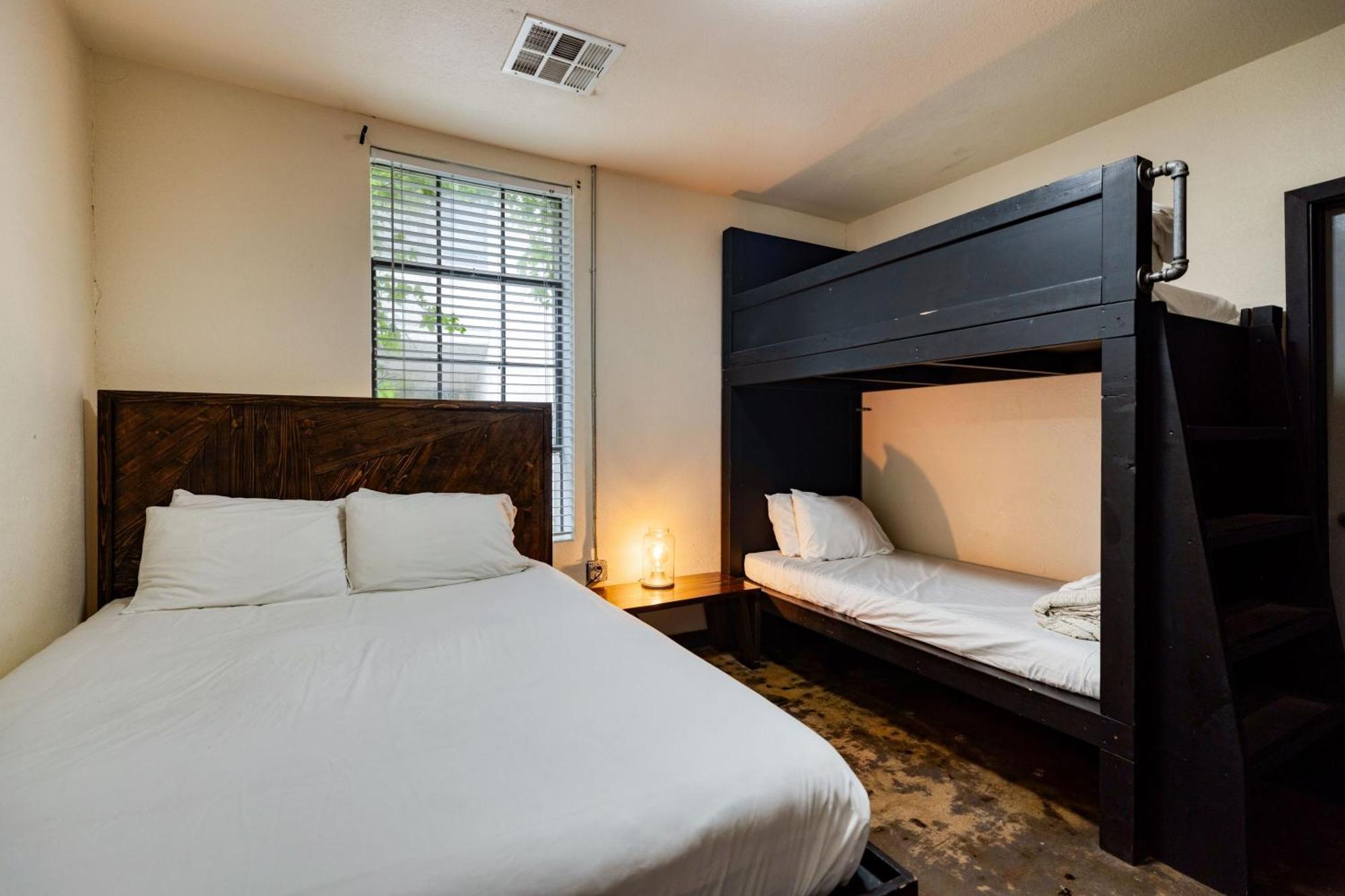 Hostel Firehouse (adults Only)
