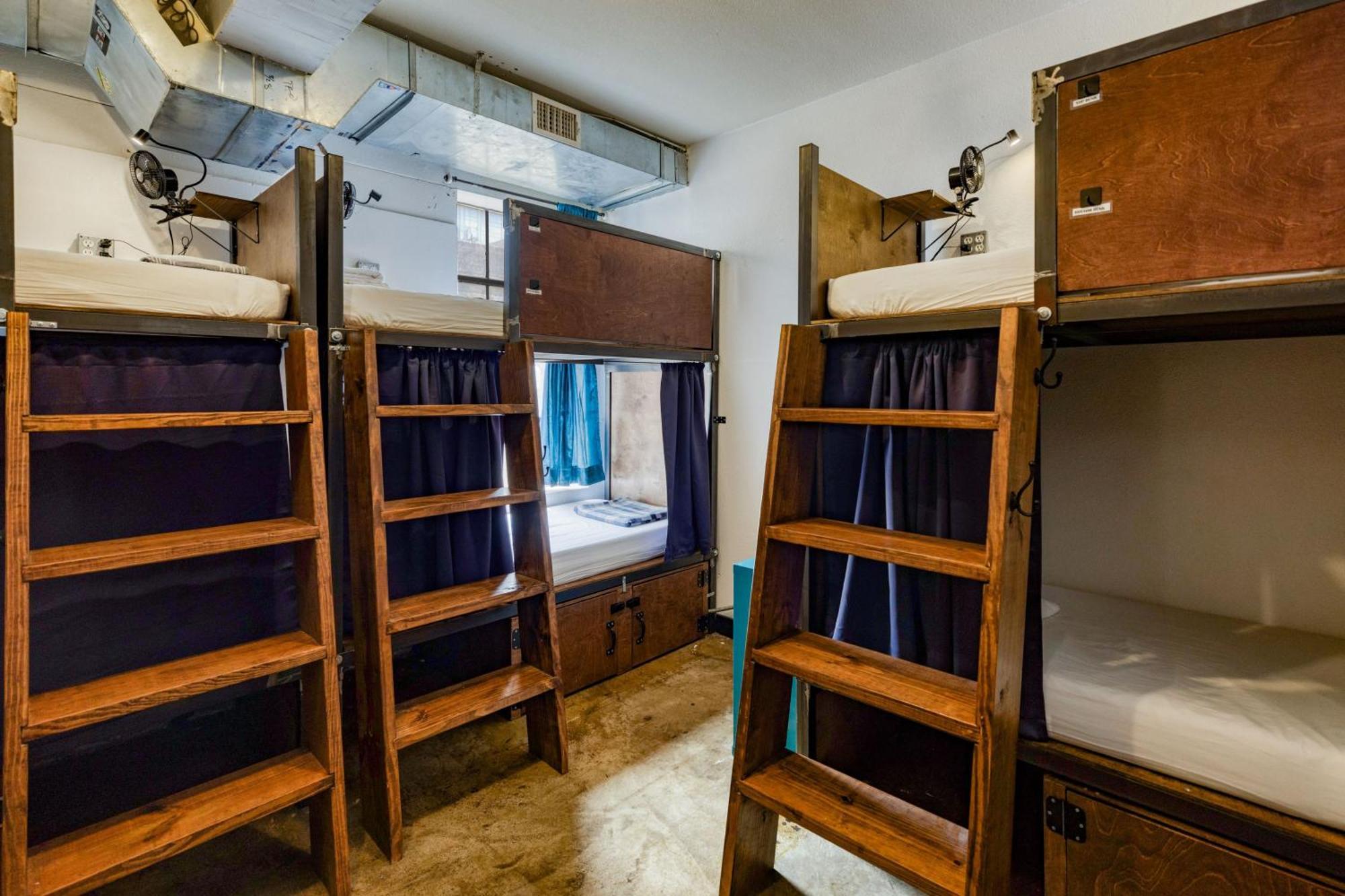 Hostel Firehouse (adults Only) *