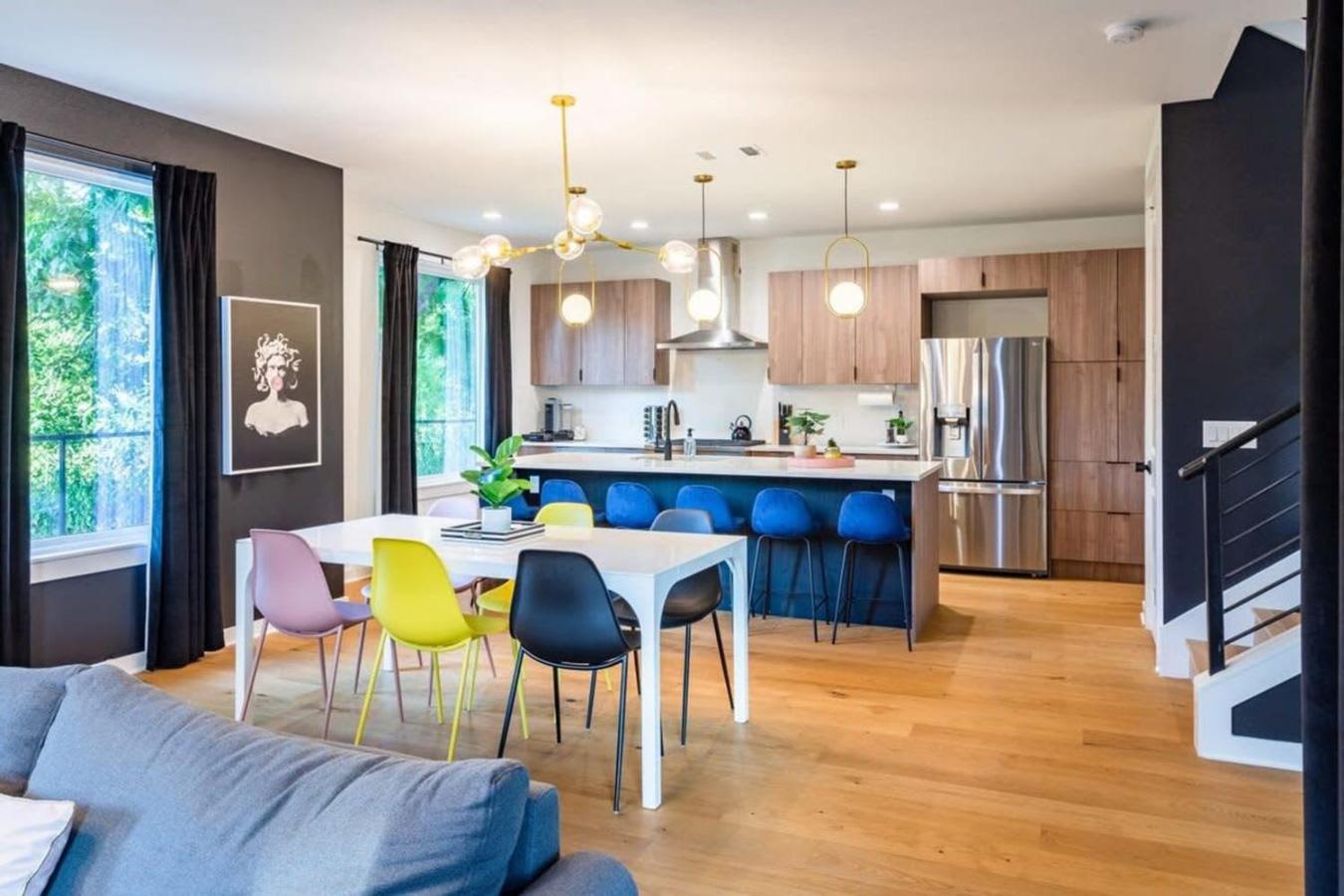 Two-house Private 10br Compound - Dt 6 Min Drive * Austin