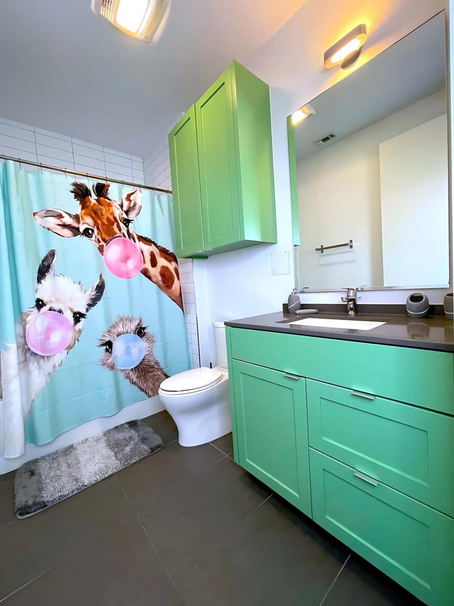 Massive Compound 20 Beds - Rainey St - 6 Min Walk Austin