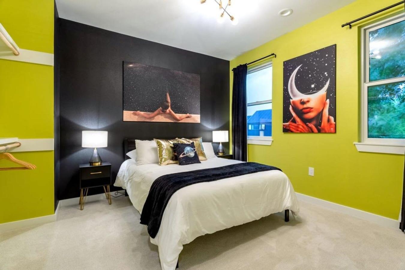 Two-house Private 10br Compound - Dt 6 Min Drive