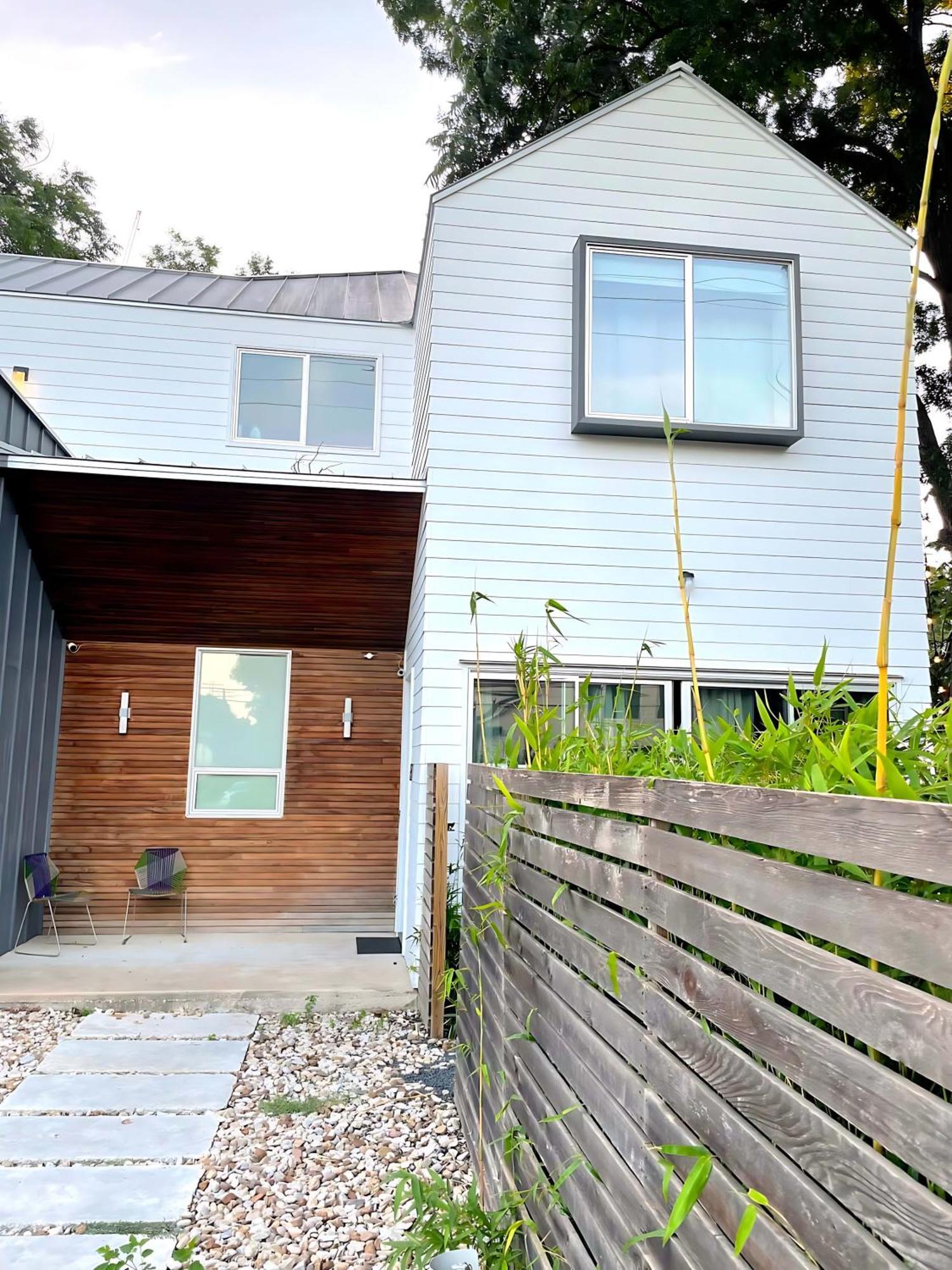 Massive Compound 20 Beds - Rainey St - 6 Min Walk Holiday home Austin