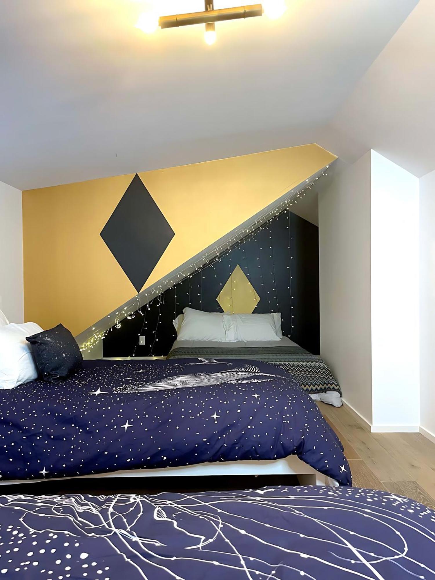 Massive Compound 20 Beds - Rainey St - 6 Min Walk