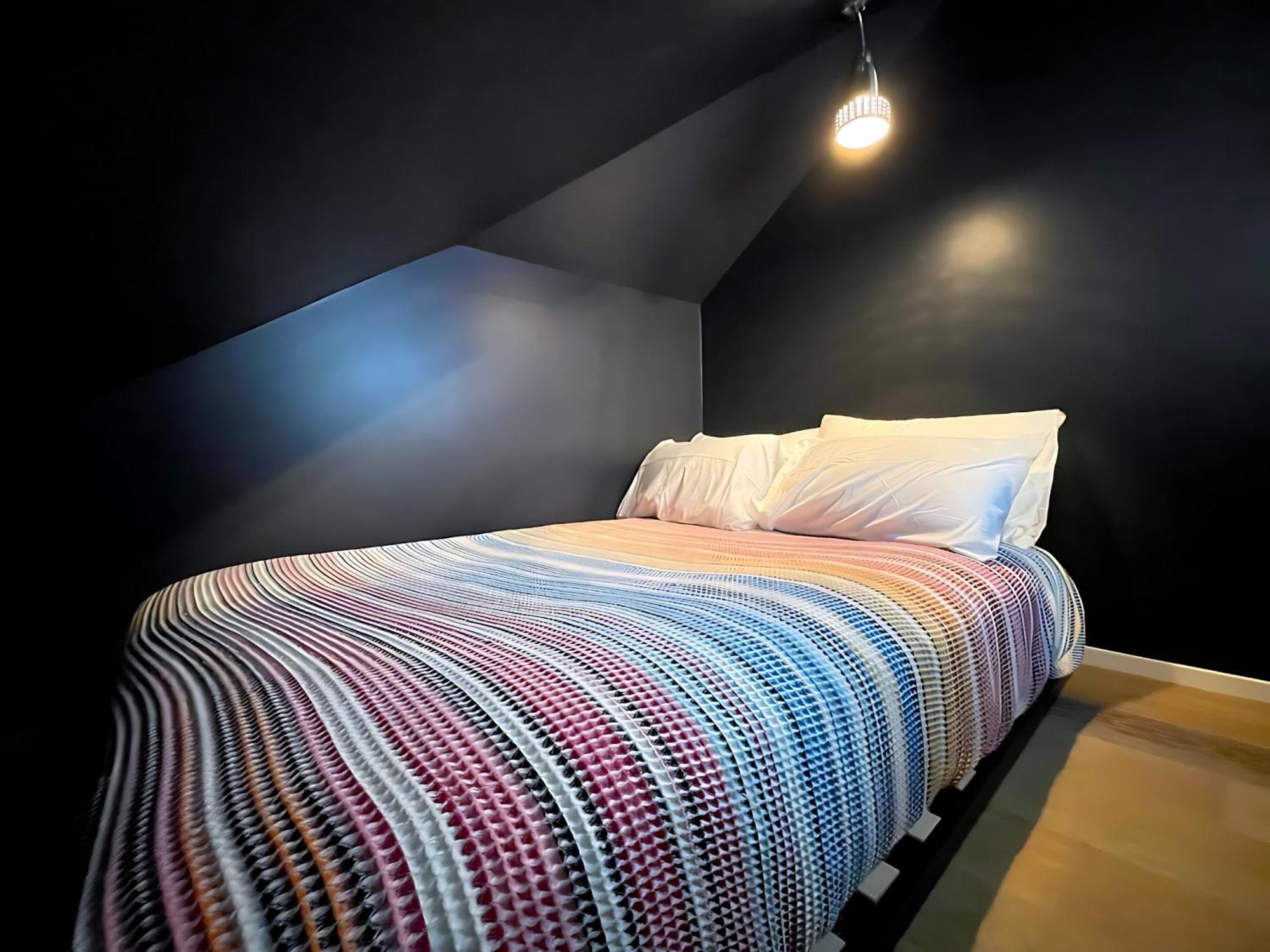 Massive Compound 20 Beds - Rainey St - 6 Min Walk