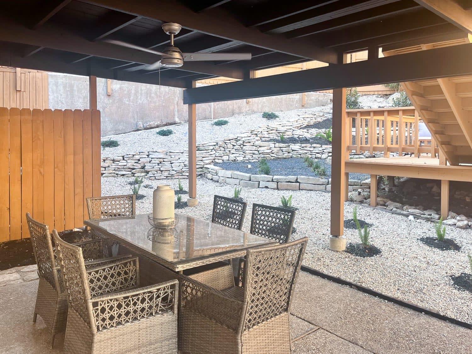 Upstay - Multiple Patio Decks Fenced-in Yard Bbq Holiday home *