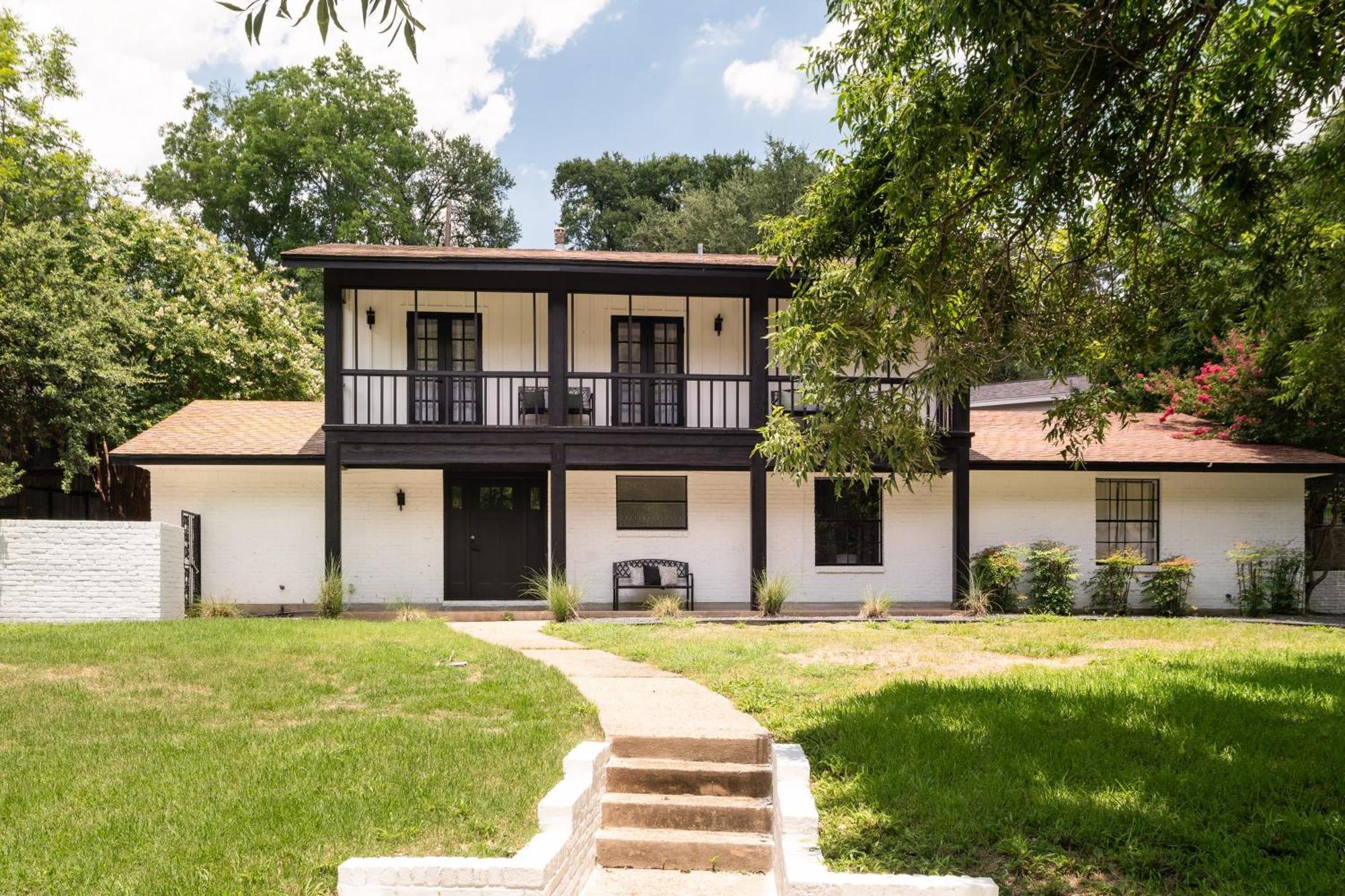 Upstay - Multiple Patio Decks Fenced-in Yard Bbq Holiday home