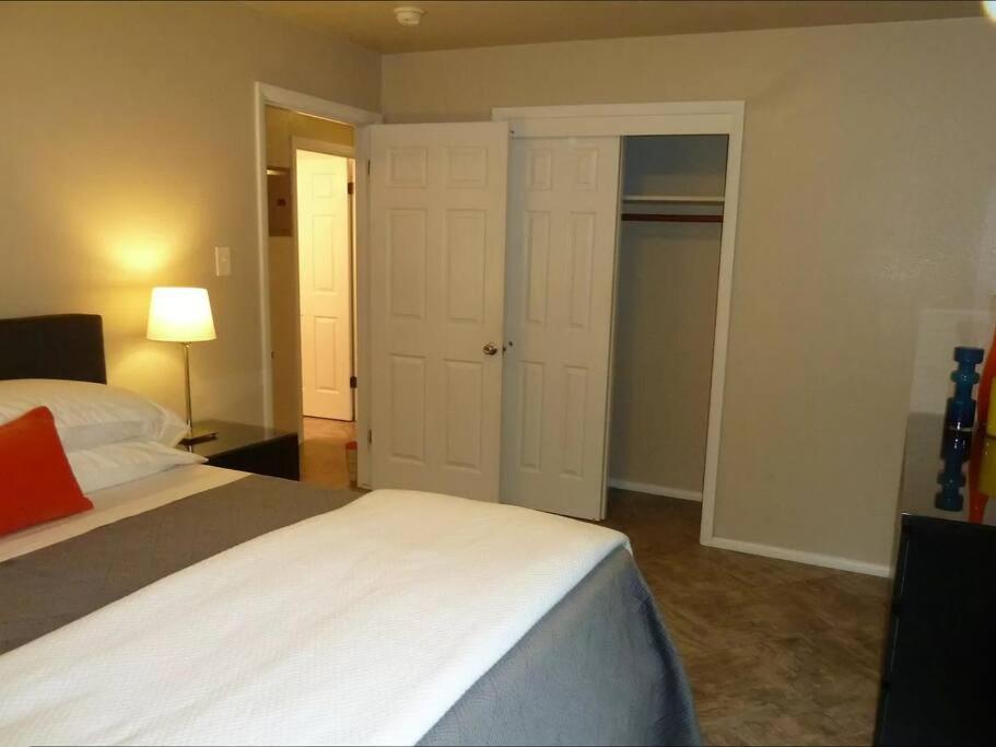 3br Pet Friendly With Big Yard Holiday home