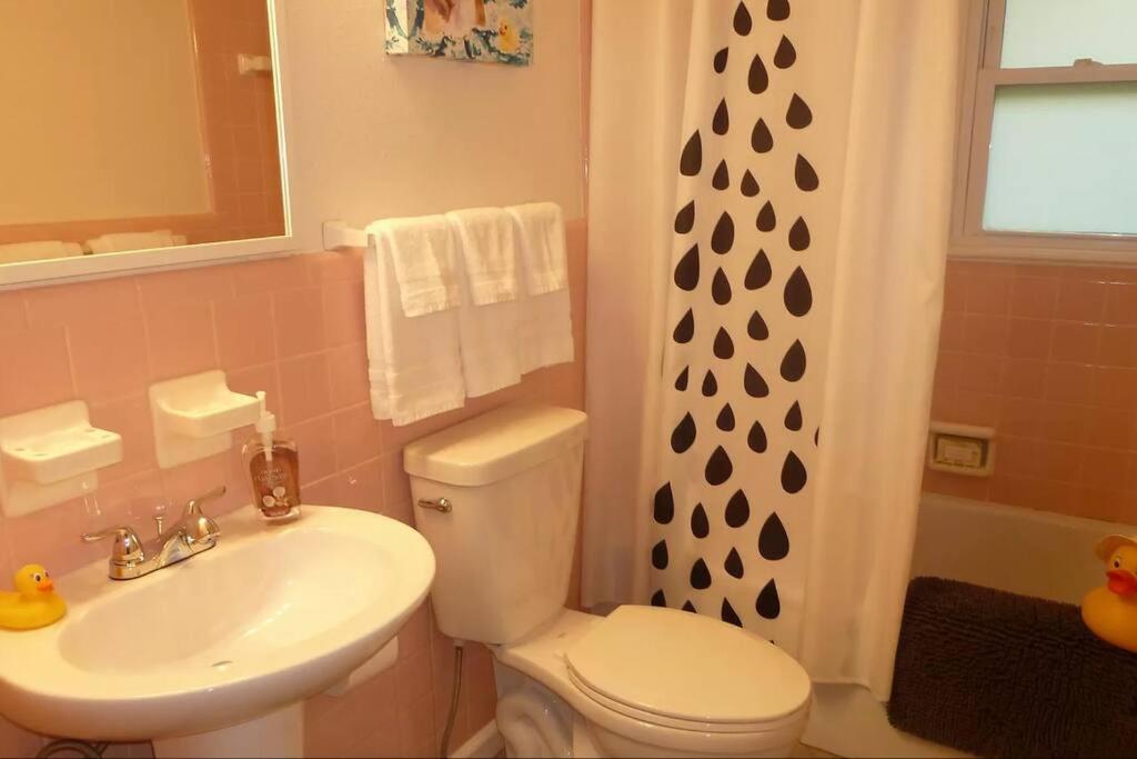 Holiday home 3br Pet Friendly With Big Yard *