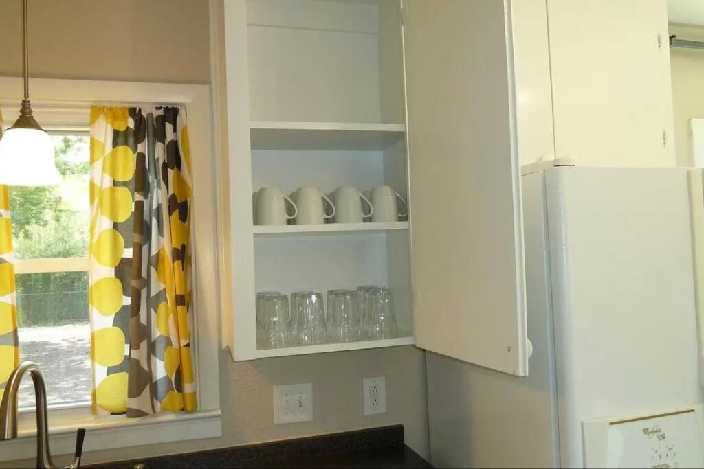 3br Pet Friendly With Big Yard Holiday home Austin