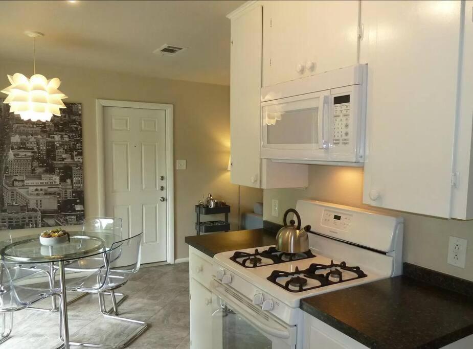 Holiday home 3br Pet Friendly With Big Yard Austin