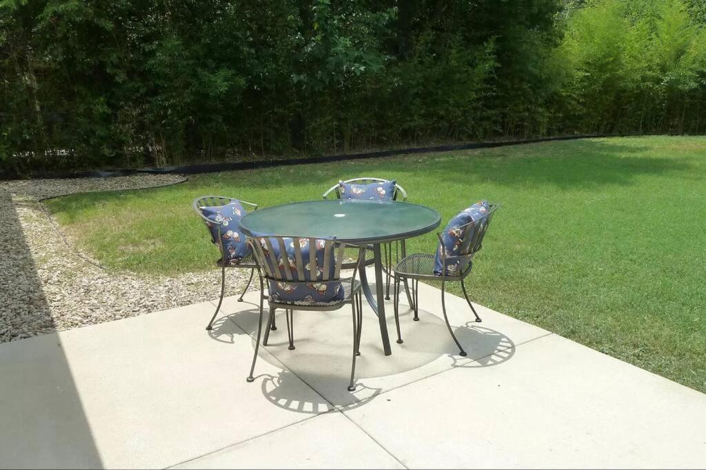 3br Pet Friendly With Big Yard Holiday home *