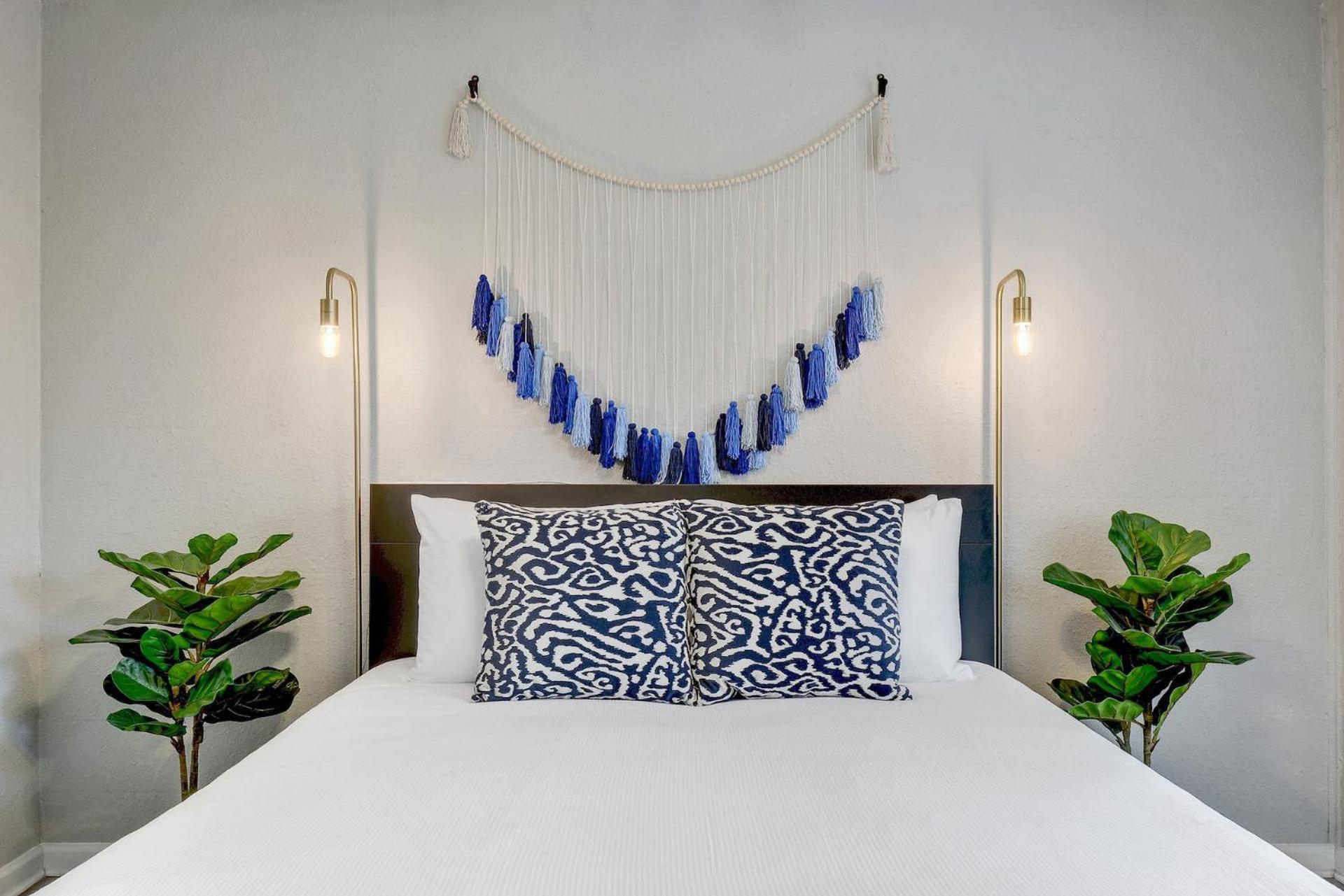 Artsy Space In Travis Heights With Shared Pool - Ash! Holiday home *