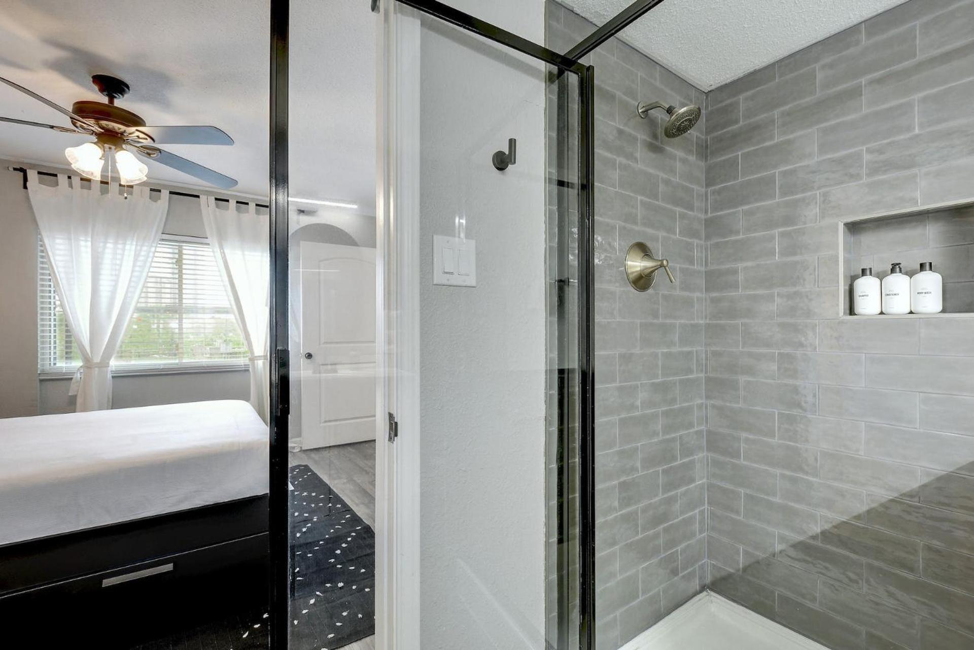Holiday home Artsy Space In Travis Heights With Shared Pool - Ash! Austin