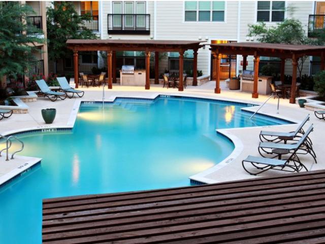 Prime Soco King Bed 1br & 2br W Gym, Pickleball, Laundry * Austin