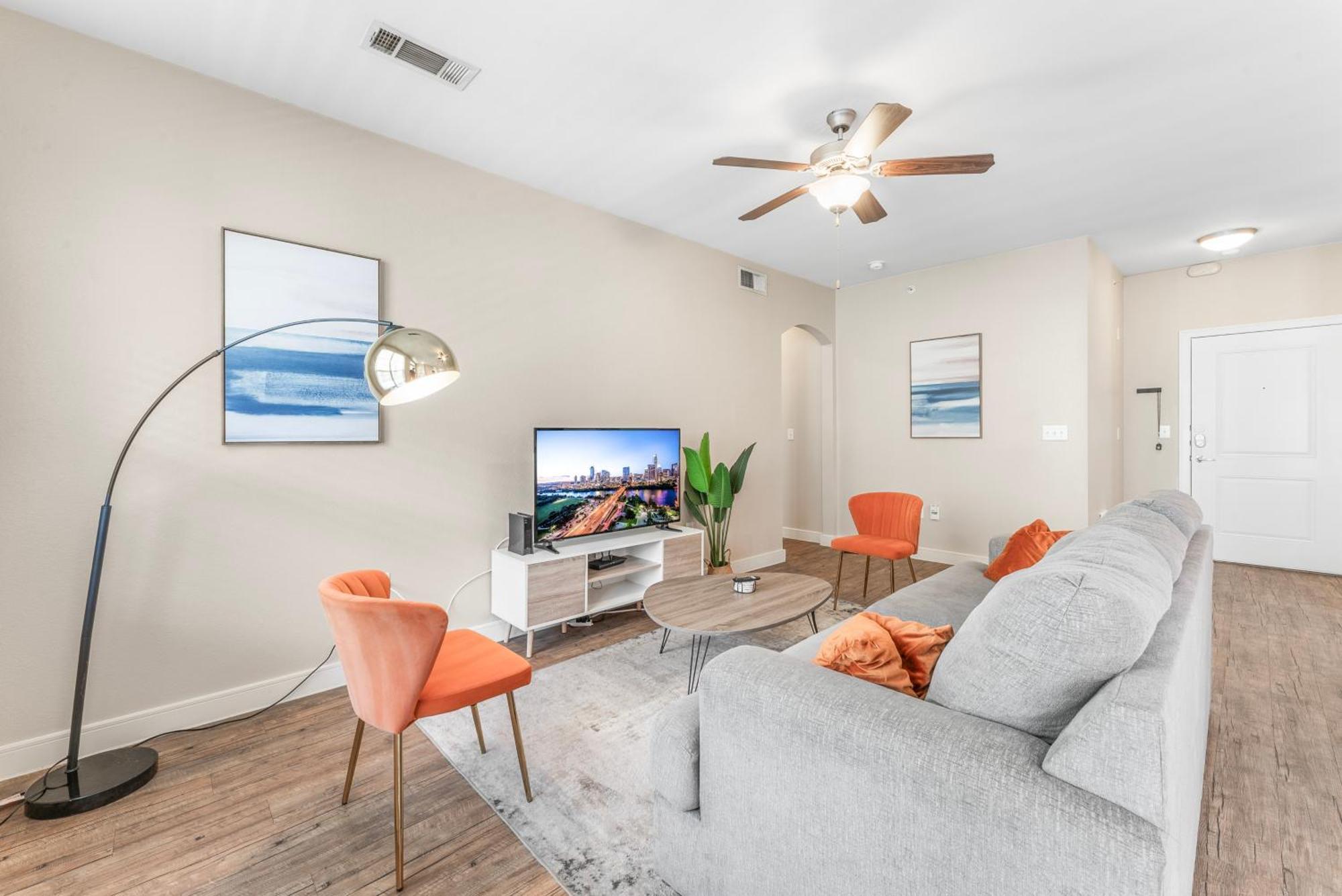 Prime Soco King Bed 1br & 2br W Gym, Pickleball, Laundry * Austin
