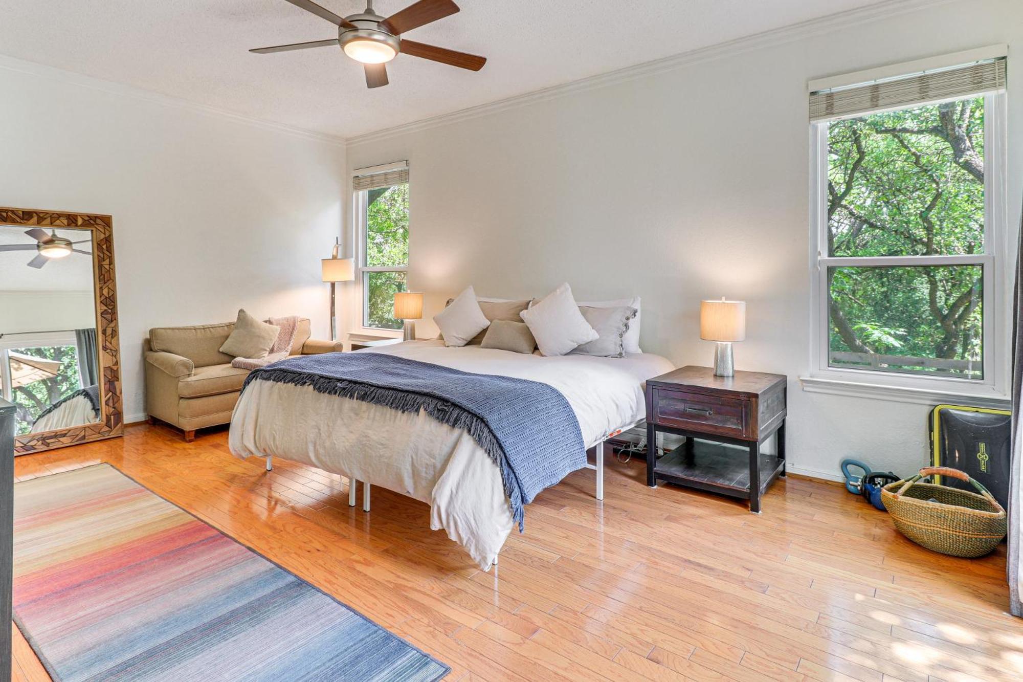 Lovely With Deck And Greenbelt Access! Holiday home Austin