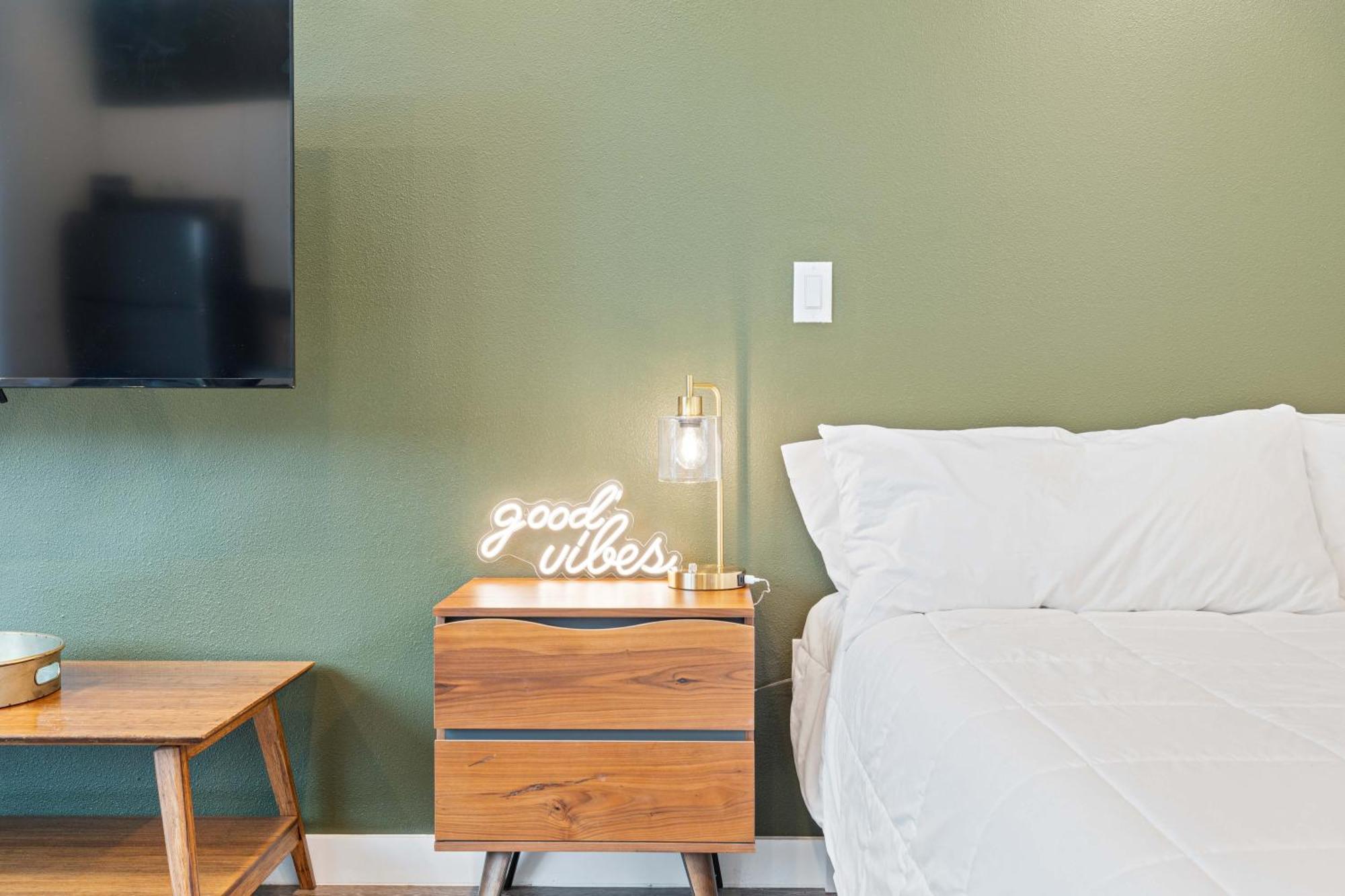 Holly House Apartment