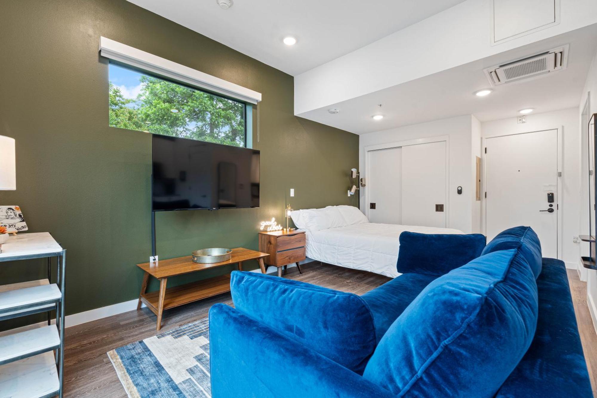 Holly House * Austin
