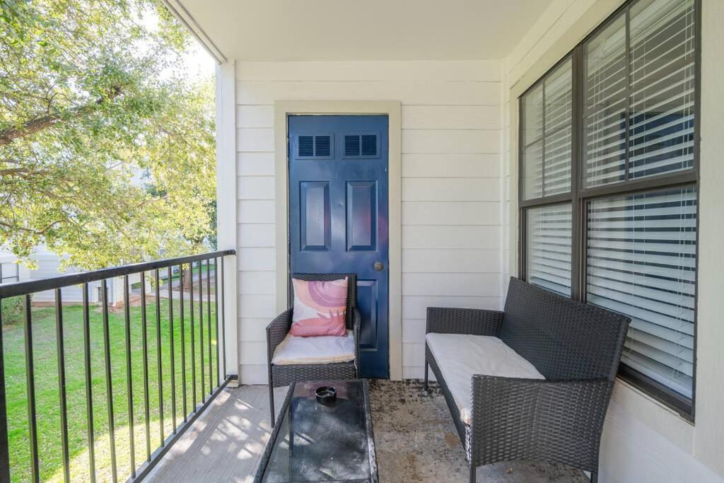 Apartment 6 Min To Dt~pool~free Parking~2king Bed & 2bath Austin