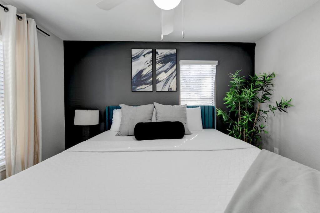 6 Min To Dt~pool~free Parking~2king Bed & 2bath *