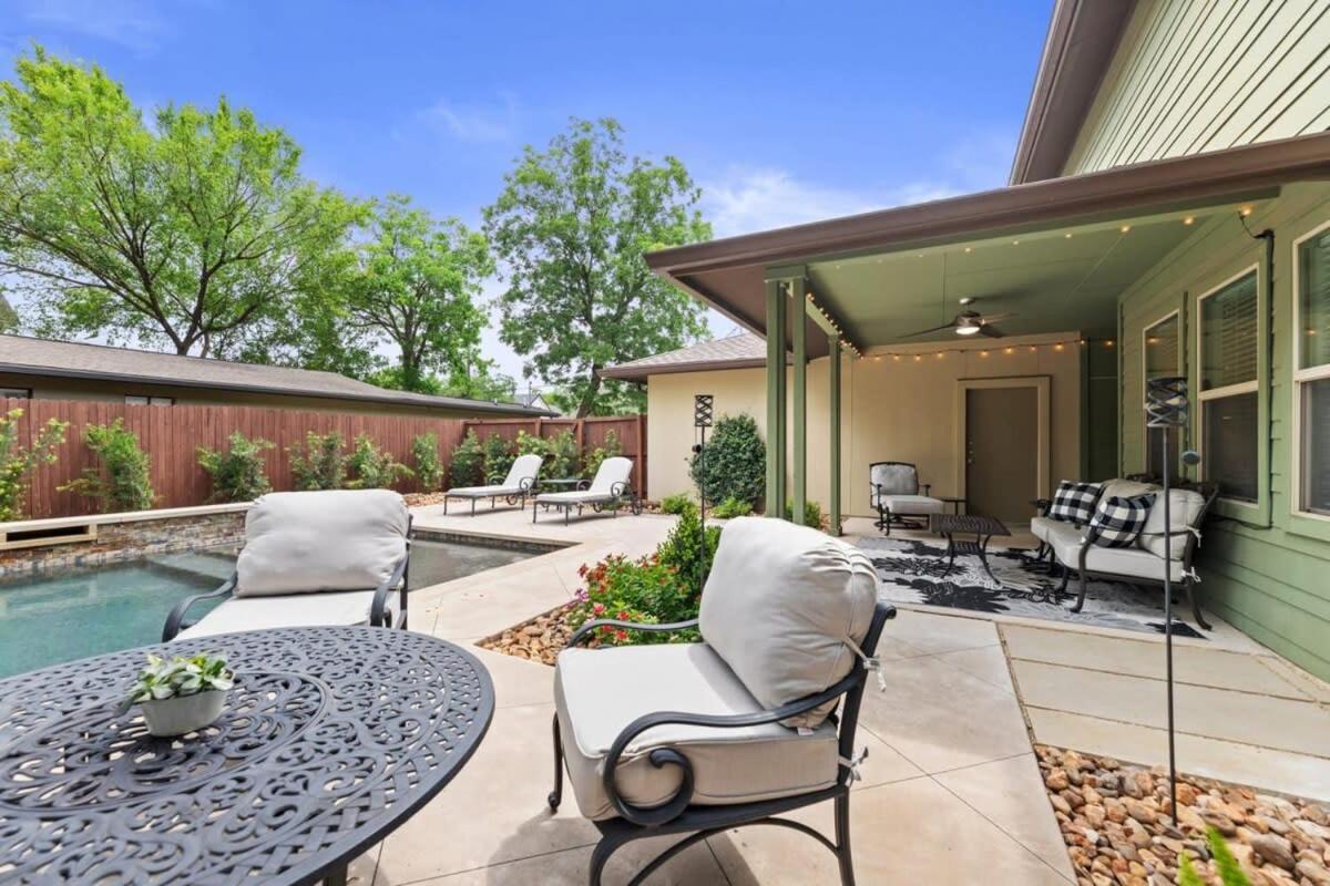 South With A Pool Holiday home Austin