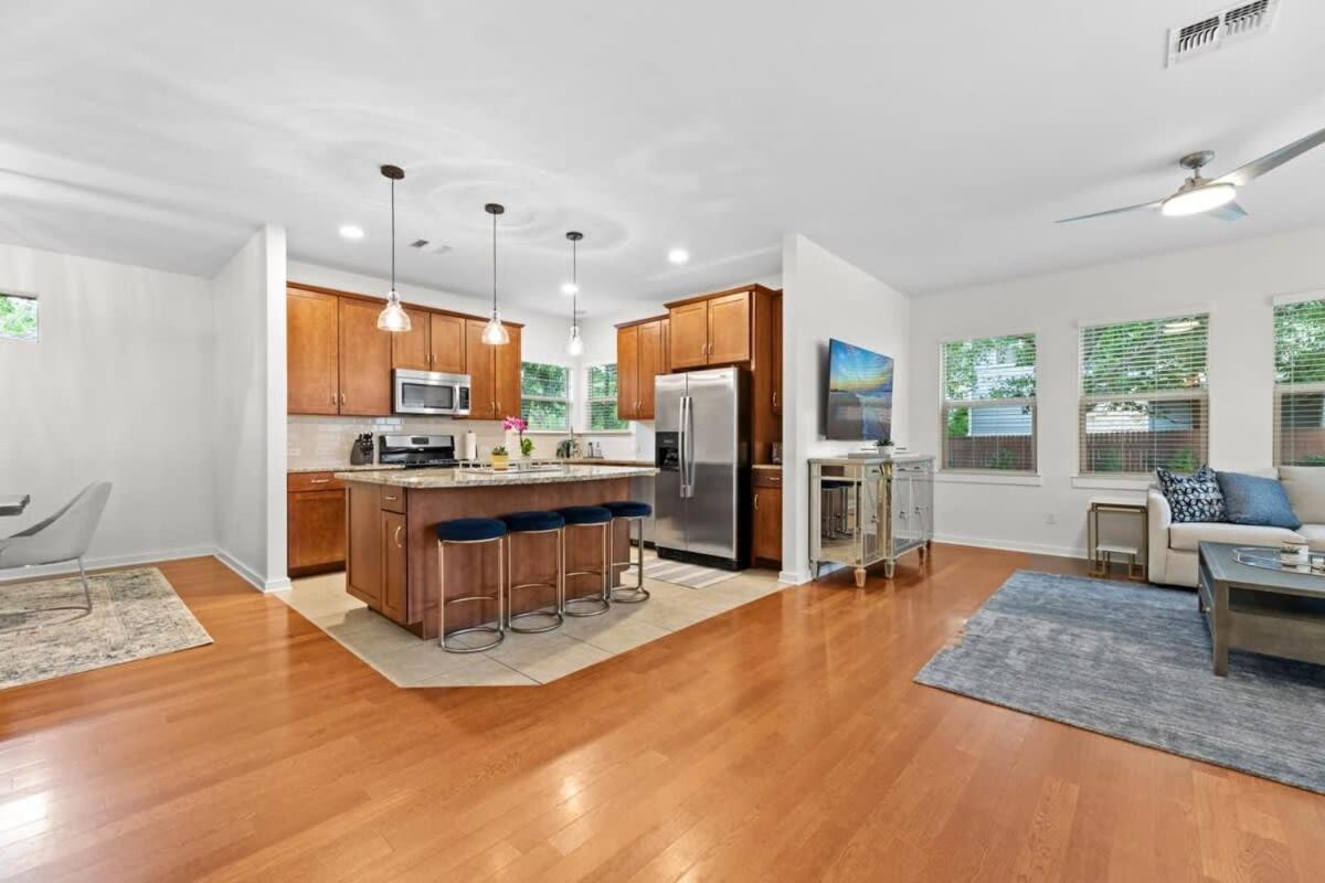 South With A Pool Holiday home Austin