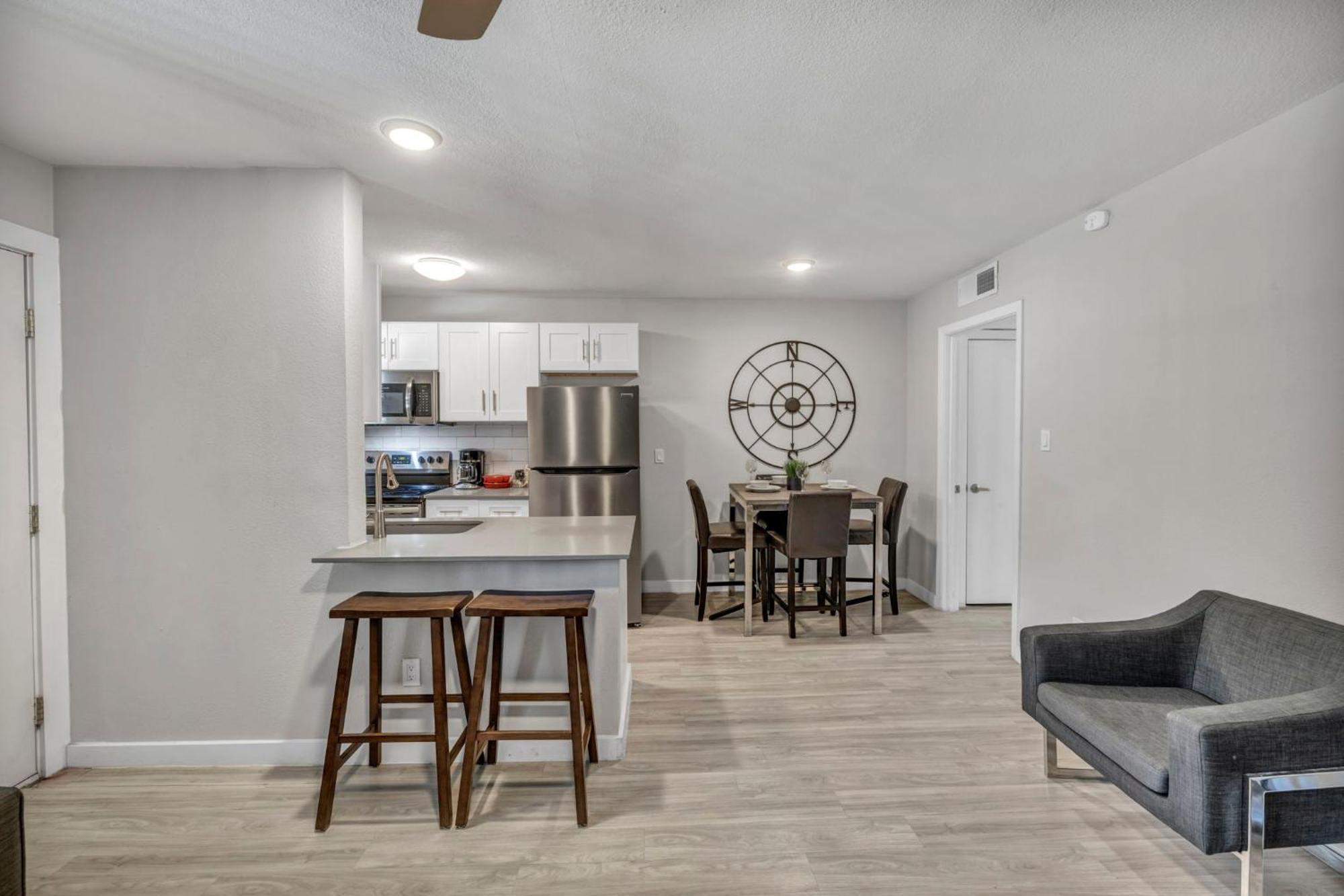 Apartment King W Fast Wifi - Free Parking, Sleeps 6 Austin