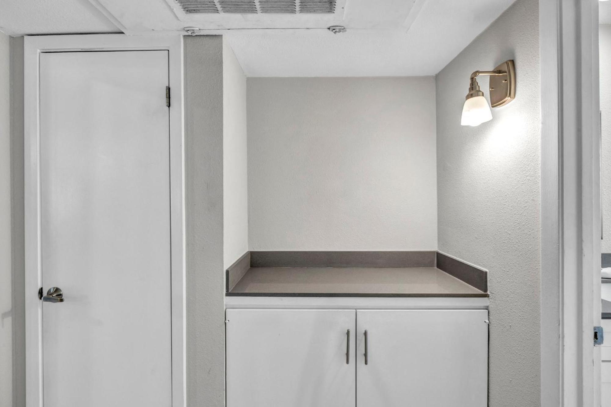 King W Fast Wifi - Free Parking, Sleeps 6 * Austin