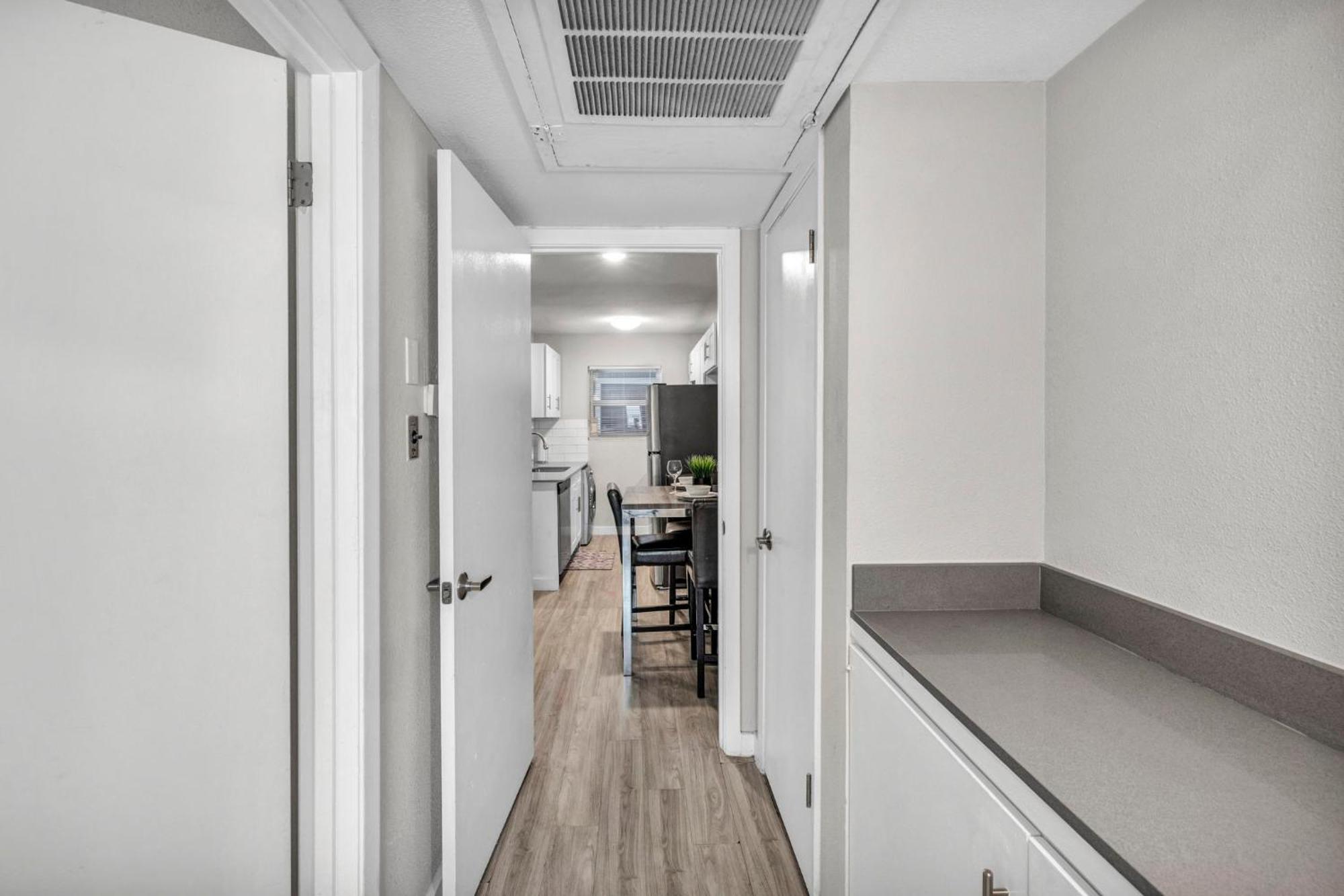 Apartment King W Fast Wifi - Free Parking, Sleeps 6 Austin