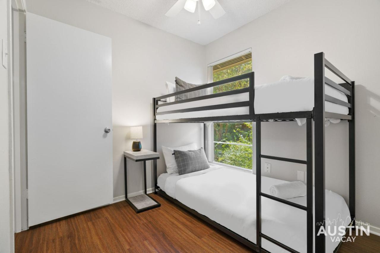 Comfortable Living In Atx With Private Deck And Office * Austin