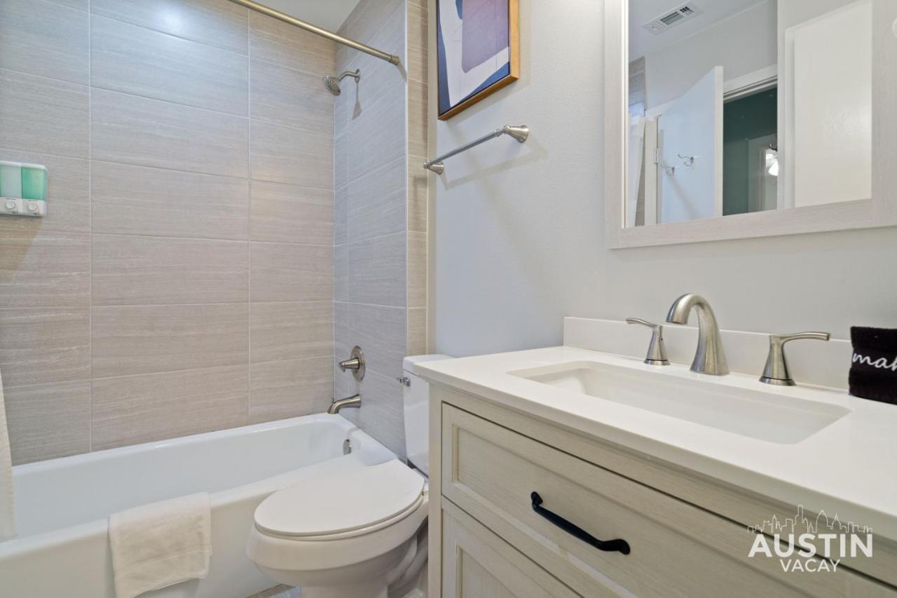 Comfortable Living In Atx With Private Deck And Office Holiday home Austin